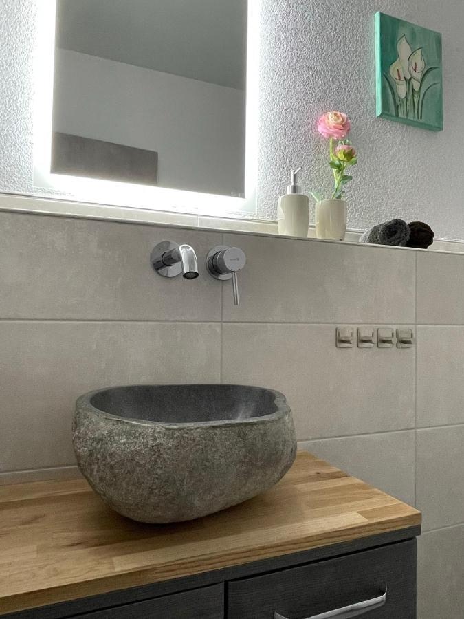 Appartement Am Weinberg - Stilvoll, Ruhig, Zum Wohlfuehlen à Pfaffenweiler Extérieur photo